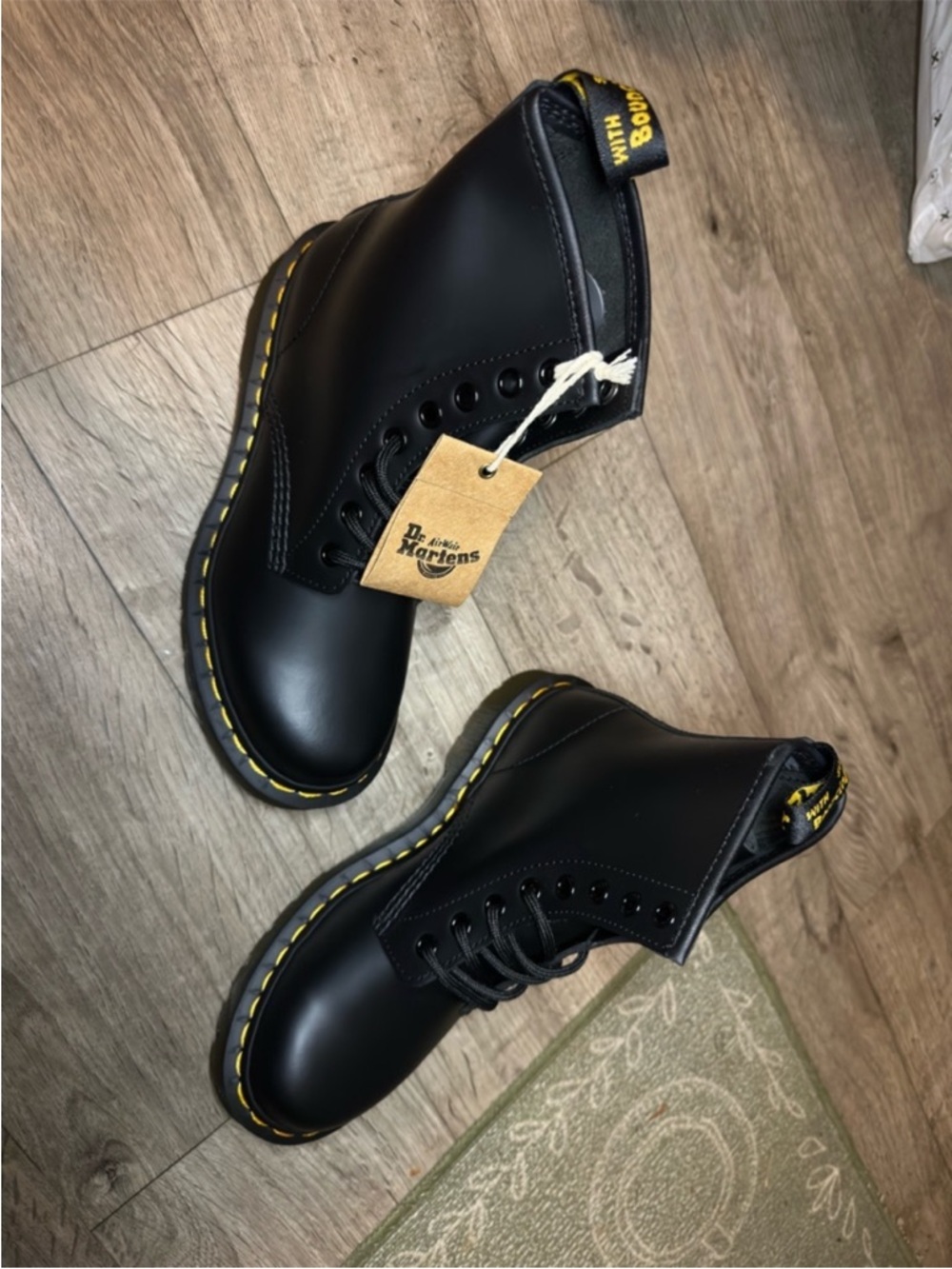 Black Leather Lace-Up Dr Marten Boots with Yellow Stitching size 6 Women’s - Picture 4 of 4